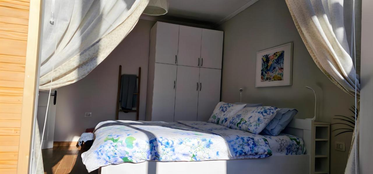 Nuci's Place 2, Sunny With Balcony Near Blloku Appartamento *